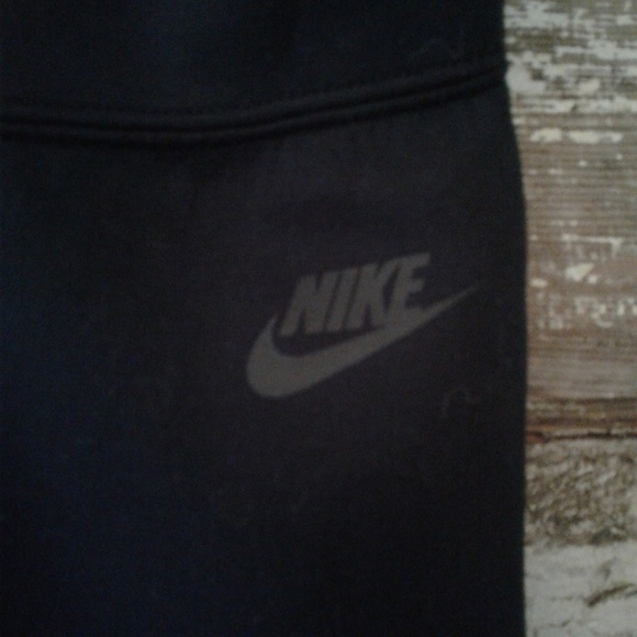 Nike Pants - Nike Capri Yoga Leggings Black